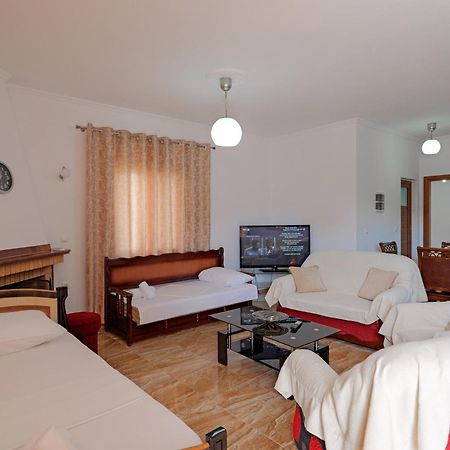 Guesthouse Moonlight Downtown Ксамил Экстерьер фото