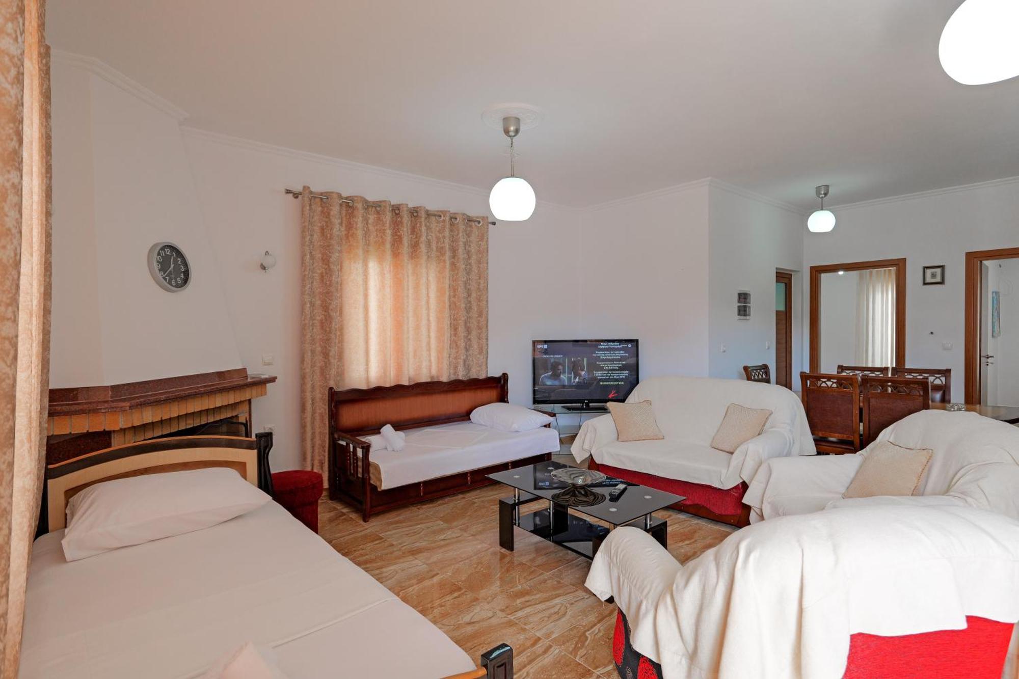 Guesthouse Moonlight Downtown Ксамил Экстерьер фото