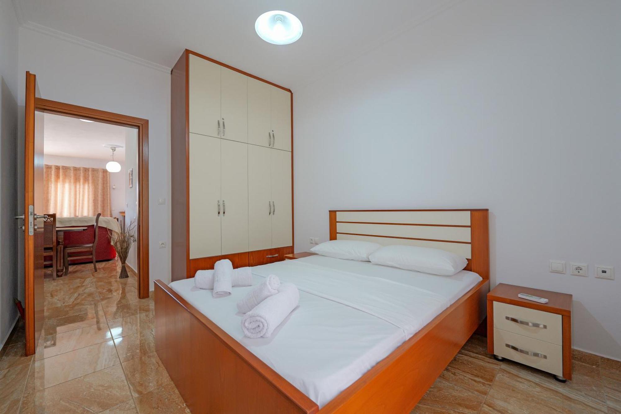 Guesthouse Moonlight Downtown Ксамил Экстерьер фото