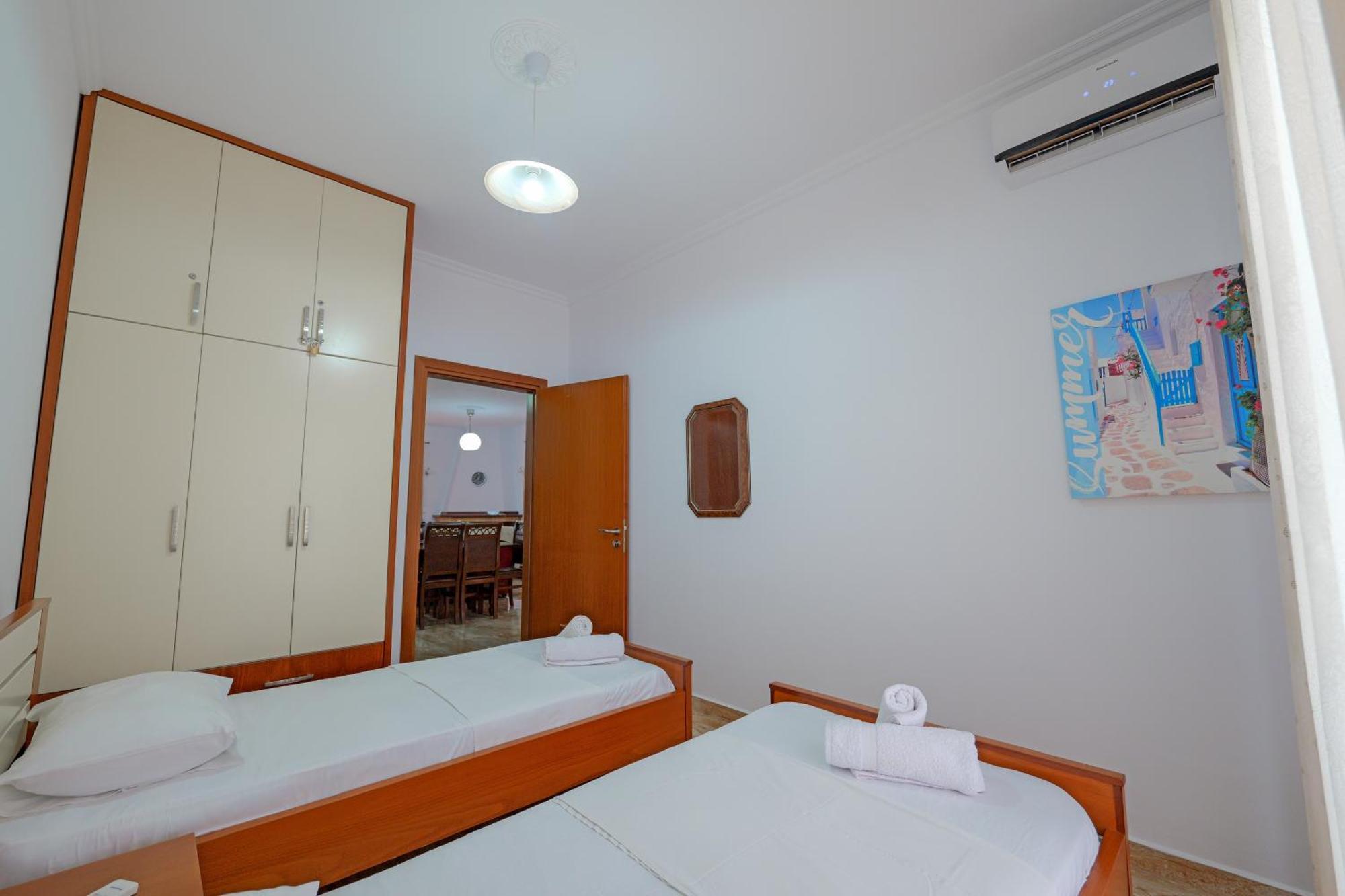 Guesthouse Moonlight Downtown Ксамил Экстерьер фото