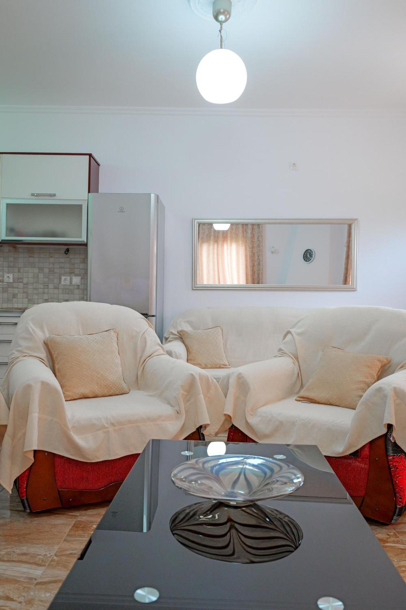 Guesthouse Moonlight Downtown Ксамил Экстерьер фото