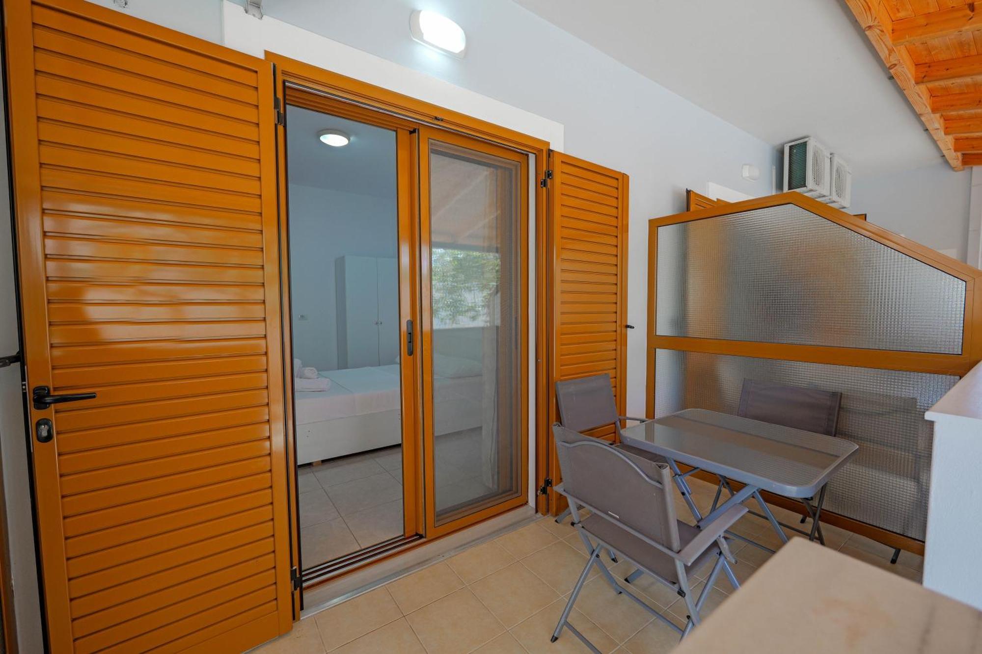 Guesthouse Moonlight Downtown Ксамил Экстерьер фото